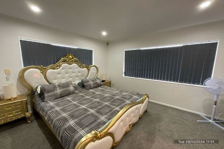 Photo of property in 1/59 Ribbonwood Crescent, Goodwood Heights, Auckland, 2105