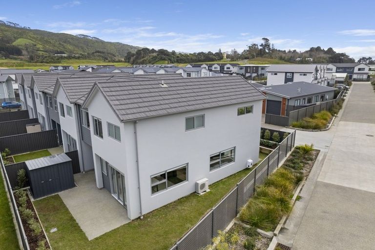 Photo of property in 10 Tieke Lane, Kenepuru, Porirua, 5022