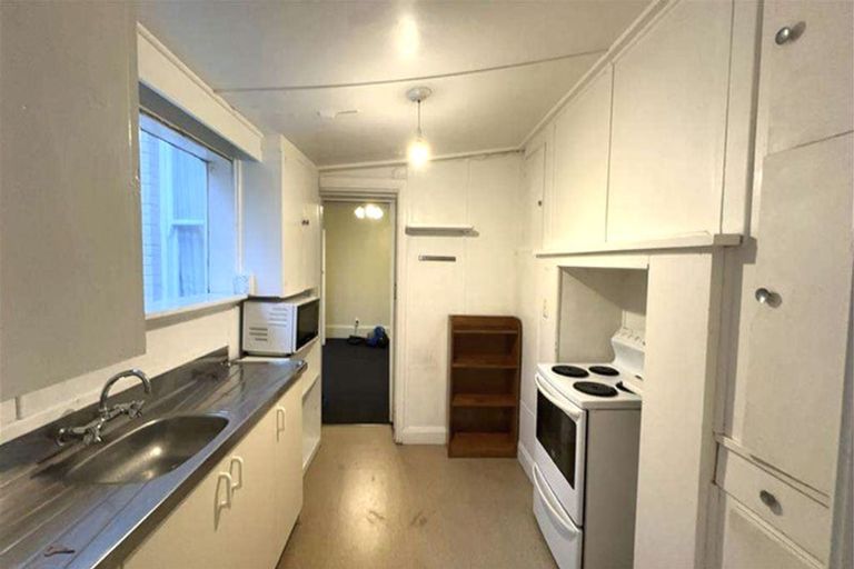 Photo of property in 5 Howe Street, North Dunedin, Dunedin, 9016