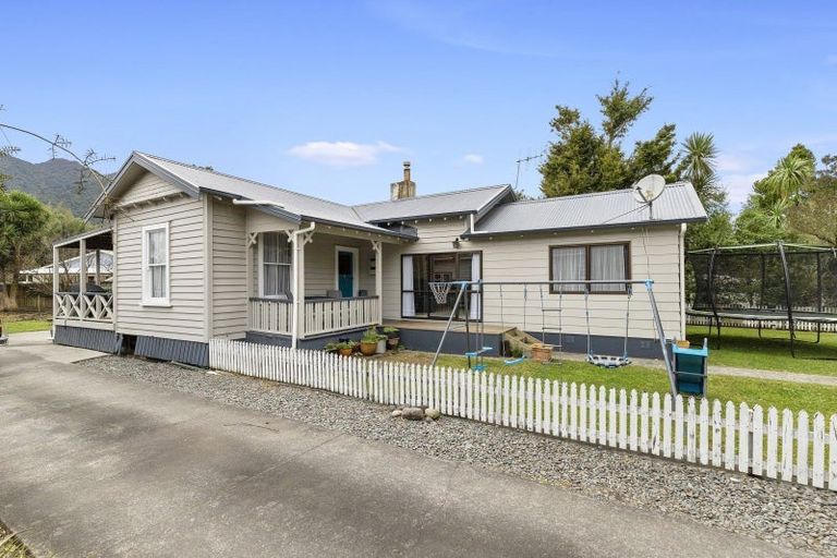 Photo of property in 16 Stanley Avenue, Te Aroha, 3320