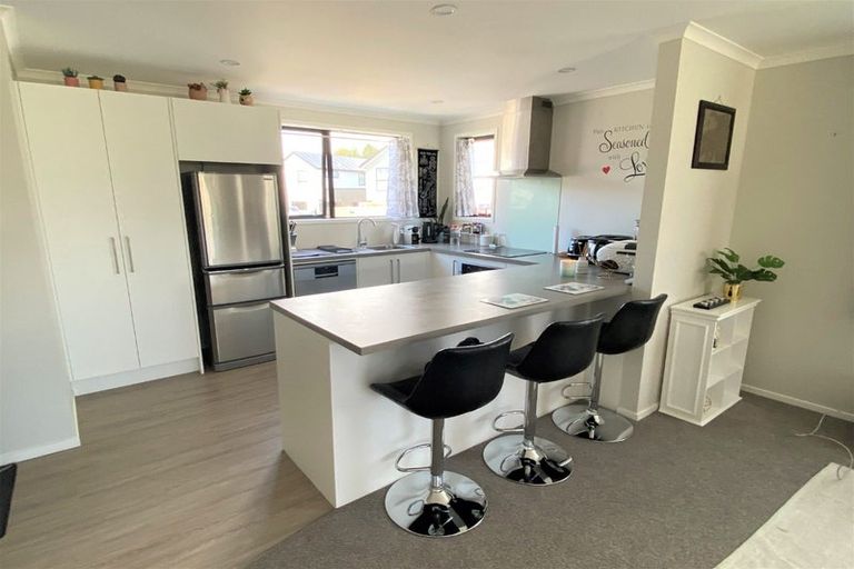 Photo of property in 7 Discovery Place, Marfell, New Plymouth, 4310