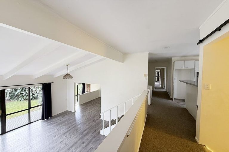 Photo of property in 9 Cambric Place, Botany Downs, Auckland, 2010