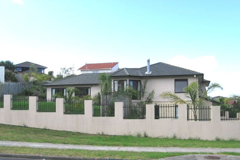 Photo of property in 3 Belleaire Court, West Harbour, Auckland, 0618