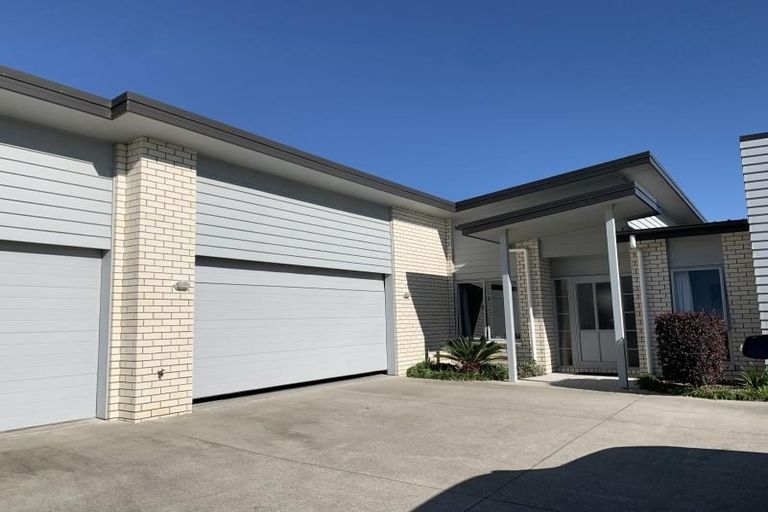 Photo of property in 67 Farringdon Avenue, Rototuna North, Hamilton, 3210