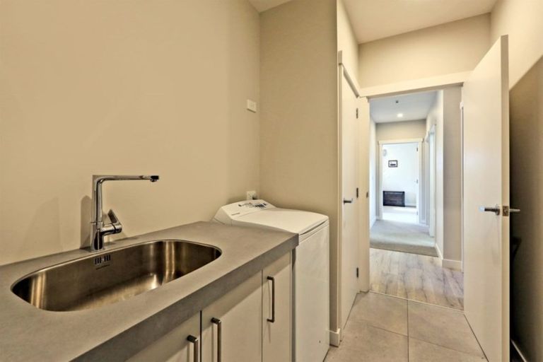 Photo of property in 12 Manganui Place, Te Awa, Napier, 4110