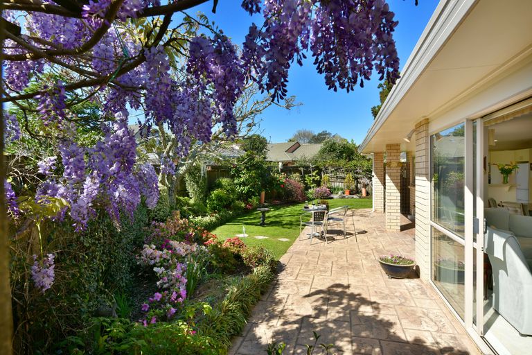 Photo of property in 37 Motutapu Avenue, Manly, Whangaparaoa, 0930