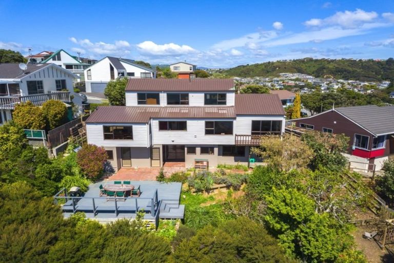 Photo of property in 21 Mercury Way, Whitby, Porirua, 5024