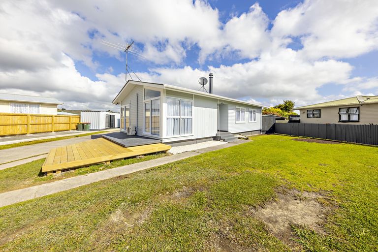 Photo of property in 24 President Avenue, Papakura, 2110