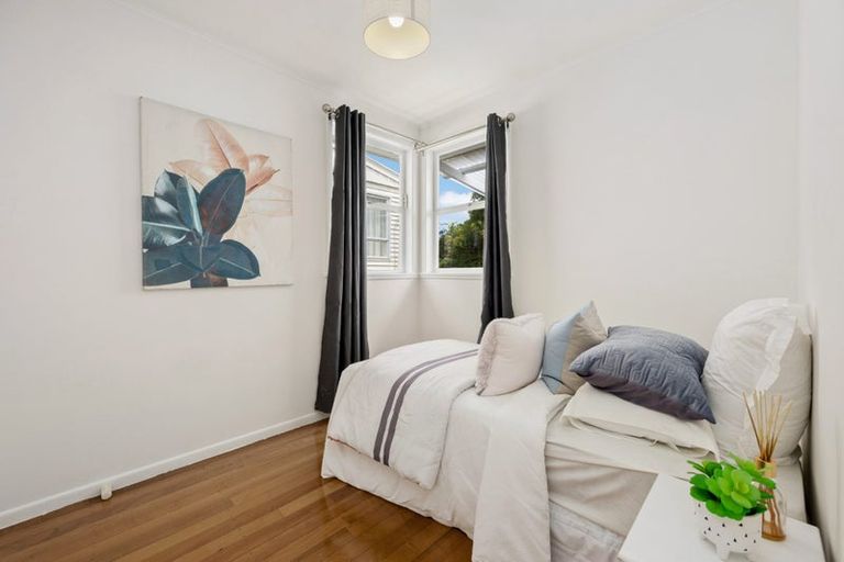 Photo of property in 2/13 Tilden Avenue, Hillcrest, Auckland, 0627