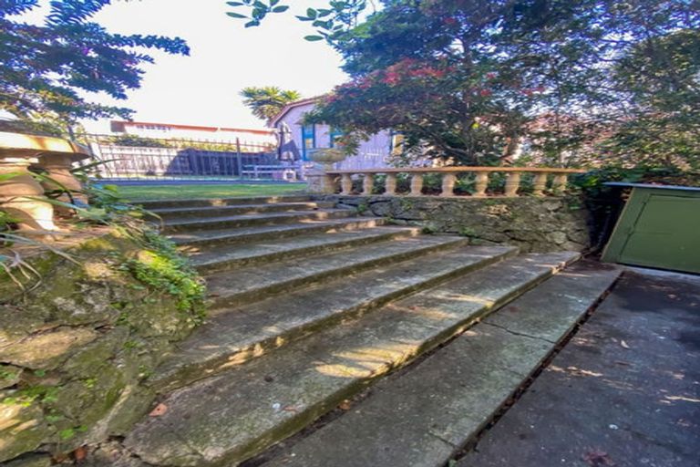 Photo of property in 65 Havelock Road, Havelock North, 4130