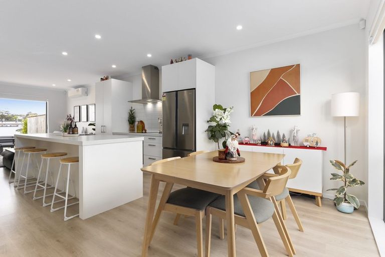 Photo of property in 70 Manutewhau Road, Massey, Auckland, 0614