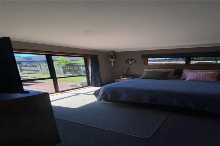 Photo of property in 11 Oreti Crescent, Papamoa Beach, Papamoa, 3118