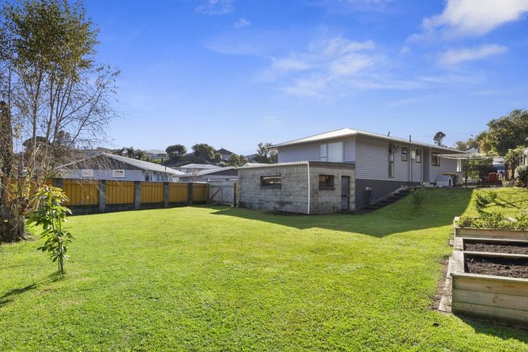 Photo of property in 4 Ward Place, Marfell, New Plymouth, 4310