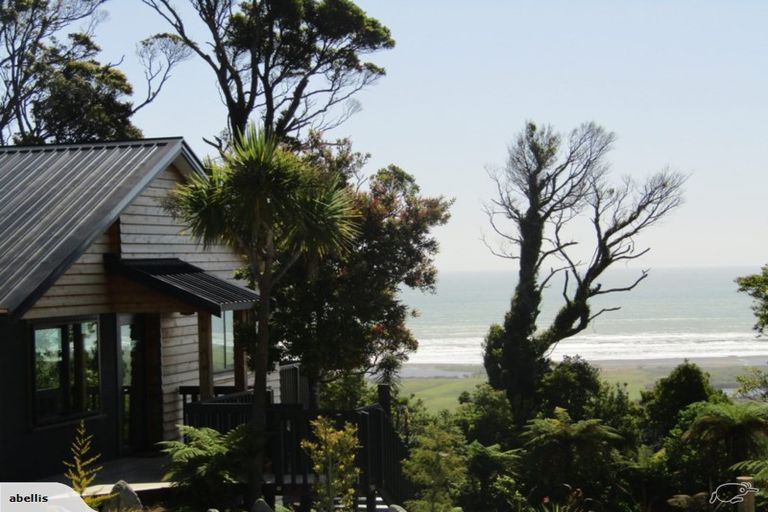 Photo of property in 3316 Coast Road, Barrytown, Runanga, 7873