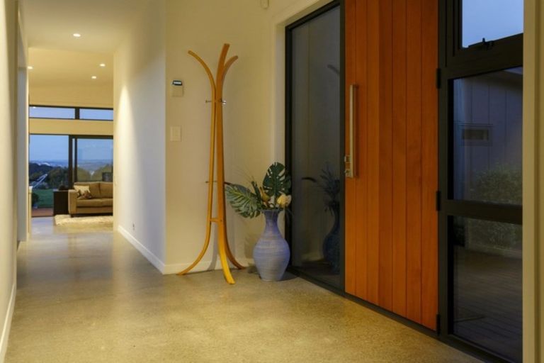 Photo of property in 55 Lomond Grove, Acacia Bay, Taupo, 3385