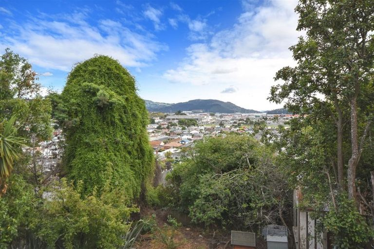 Photo of property in 51 Easther Crescent, Kew, Dunedin, 9012