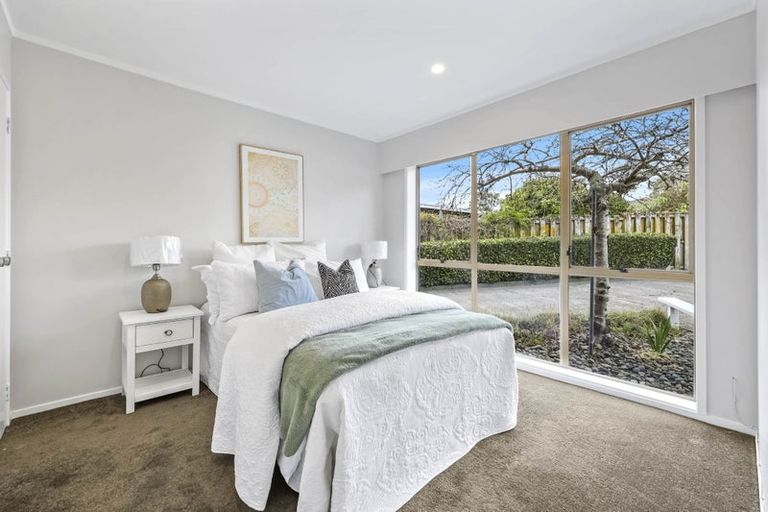 Photo of property in 34 Beechdale Crescent, Pakuranga Heights, Auckland, 2010