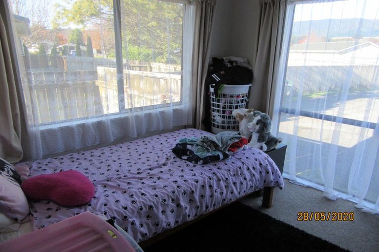 Photo of property in 31 Delaware Grove, Totara Park, Upper Hutt, 5018