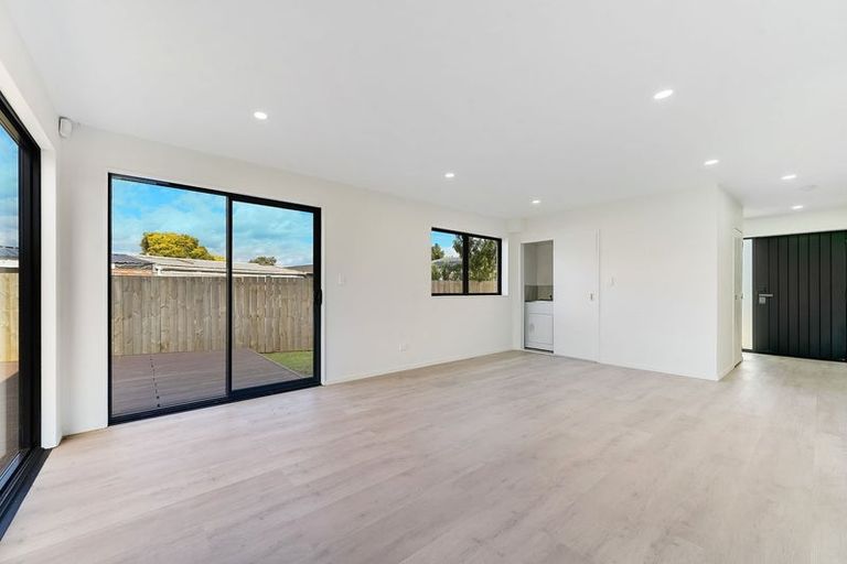 Photo of property in 60c Heybridge Street, Manurewa, Auckland, 2102