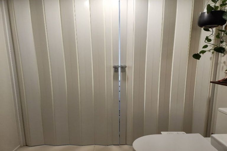 Photo of property in 2 Broadfield Street, Massey, Auckland, 0614