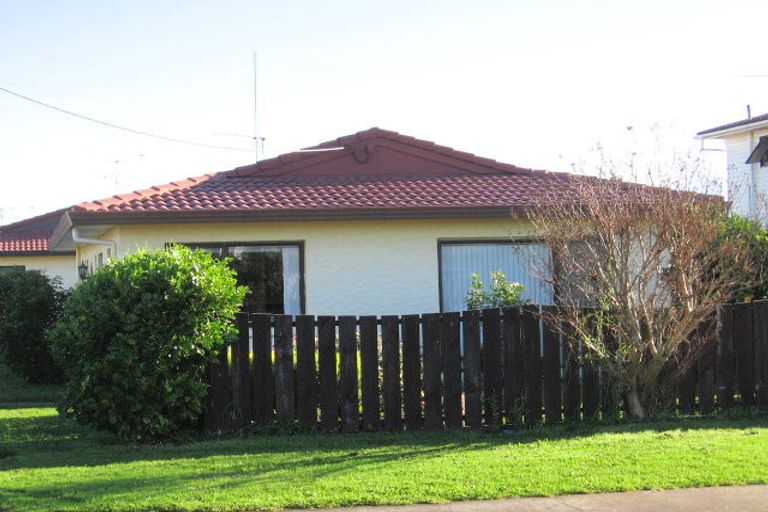 Photo of property in 1/42 Hatton Road, Orewa, 0931