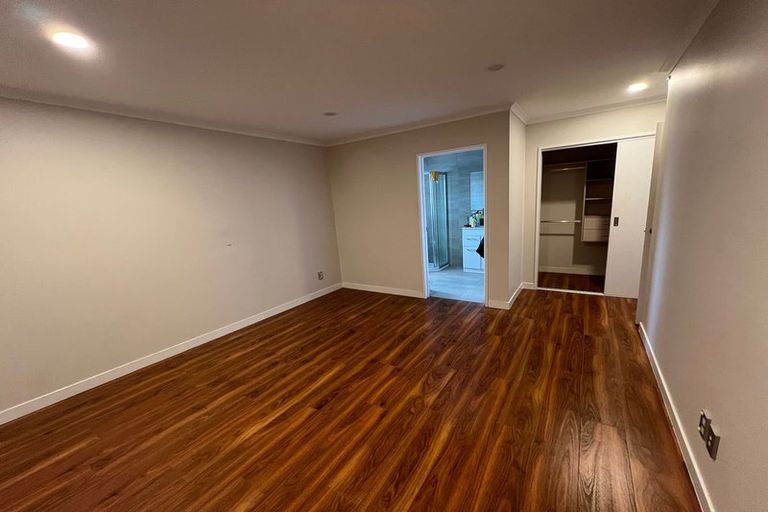 Photo of property in 9 Waterview Road, Favona, Auckland, 2024