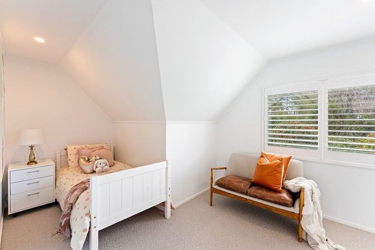 Photo of property in 5 Lavinia Grove, Waikanae Beach, Waikanae, 5036