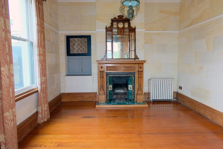 Photo of property in 1 Ure Street, South Hill, Oamaru, 9400