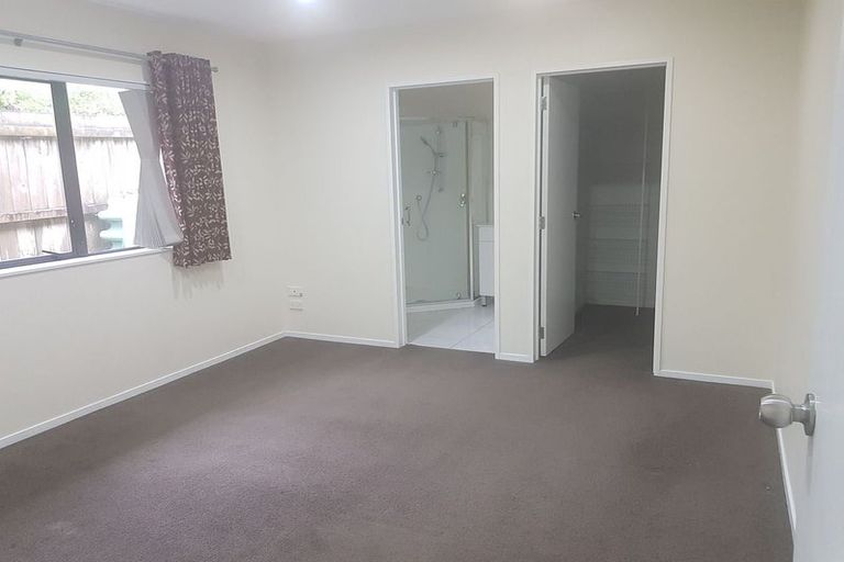 Photo of property in 79a Stanley Road, Glenfield, Auckland, 0629