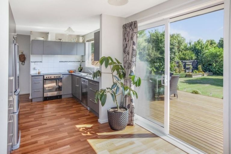 Photo of property in 19 Cotswold Avenue, Bishopdale, Christchurch, 8053