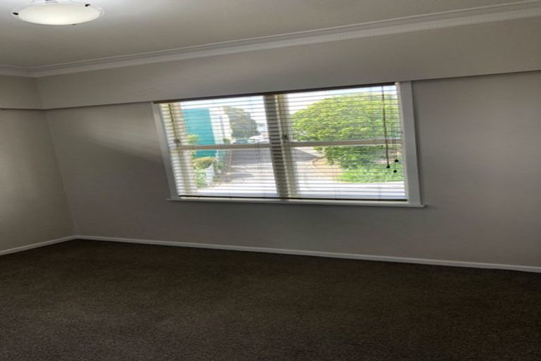 Photo of property in 3/3 Sutton Crescent, Papatoetoe, Auckland, 2025