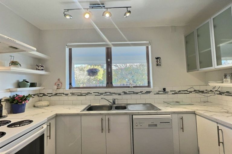 Photo of property in 2/27 Islington Place, Tamatea, Napier, 4112