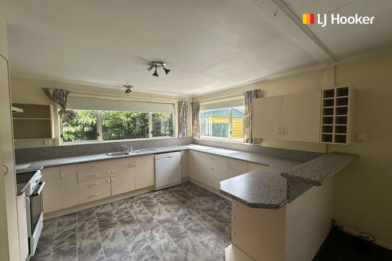 Photo of property in 65 Law Street, Caversham, Dunedin, 9012