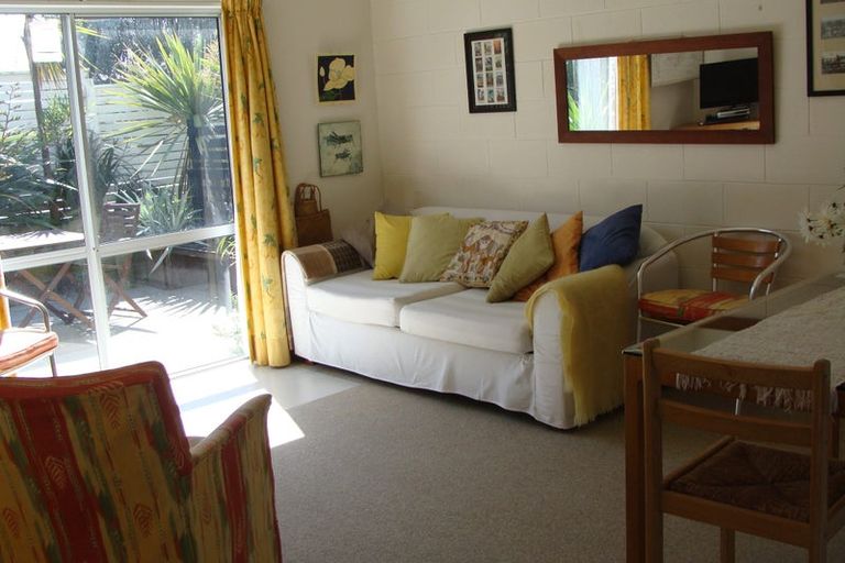 Photo of property in 65 Moana Street, Otaki Beach, Otaki, 5512