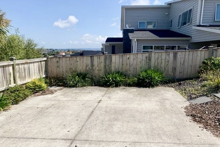 Photo of property in 50 Corricvale Way, Northcross, Auckland, 0630