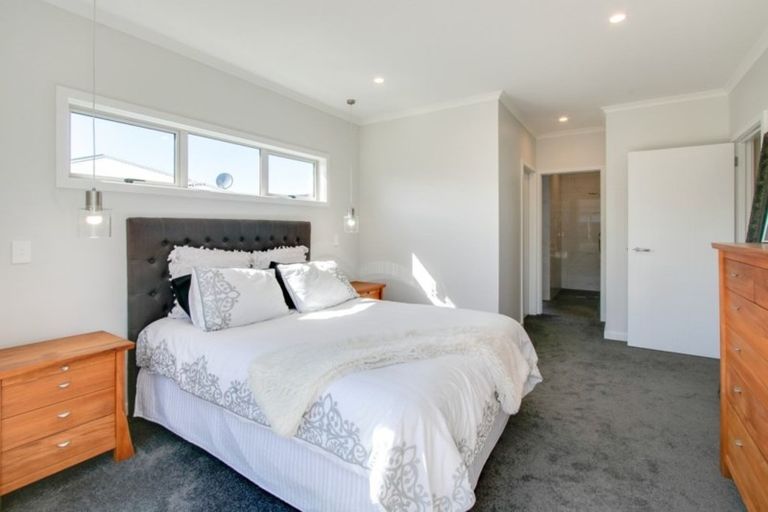 Photo of property in 16 Manganui Place, Te Awa, Napier, 4110