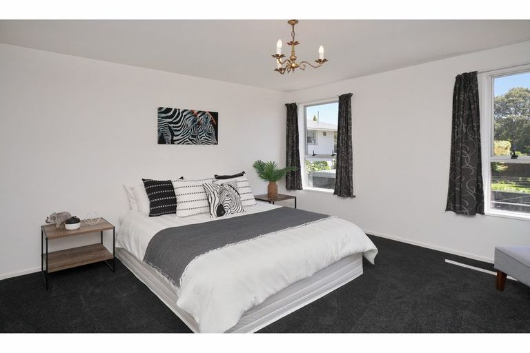 Photo of property in 2 Hawkswood Place, Avonhead, Christchurch, 8042