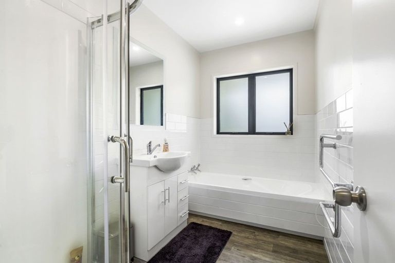 Photo of property in 2a Burn-murdoch Street, St Andrews, Hamilton, 3200