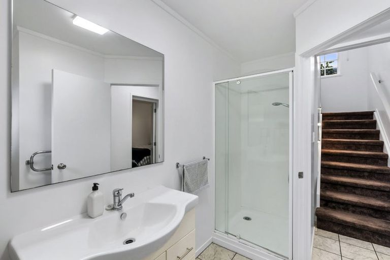 Photo of property in 80 Park Hill Road, Birkenhead, Auckland, 0626