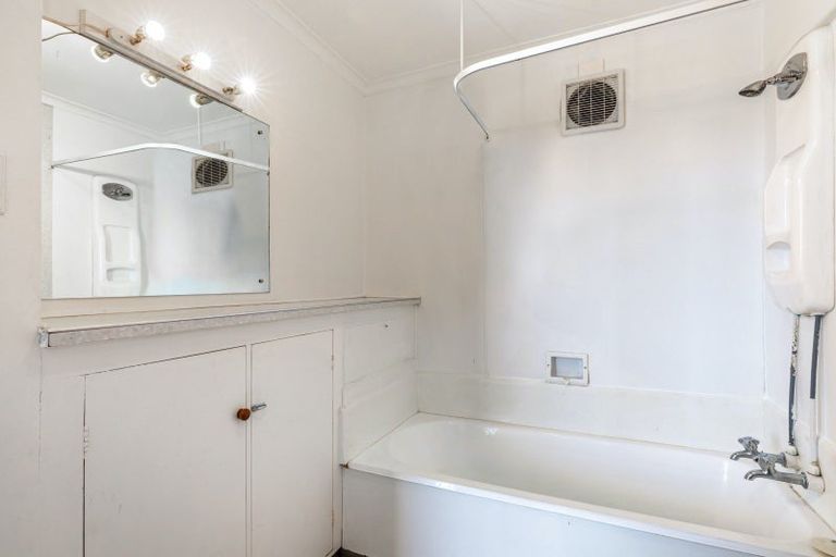 Photo of property in 609 Marine Drive, Days Bay, Lower Hutt, 5013