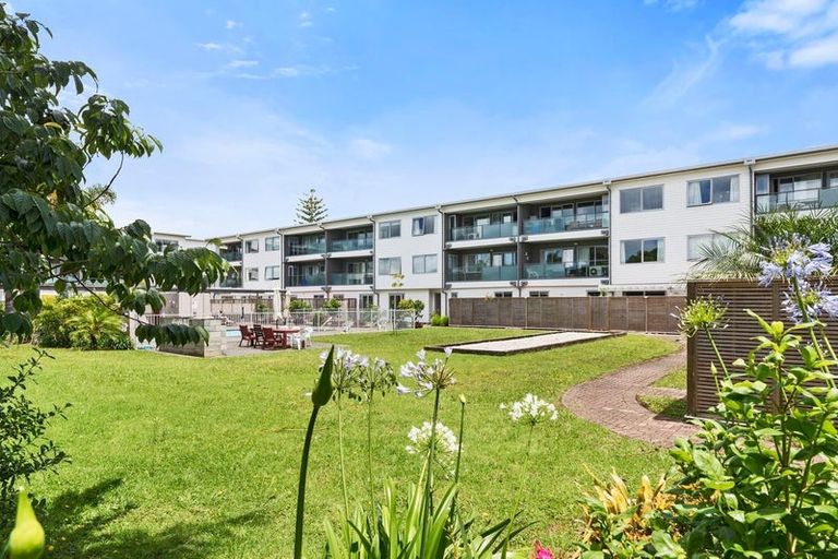 Photo of property in Bay Palms Apartments, 3/30a Bute Road, Browns Bay, Auckland, 0630
