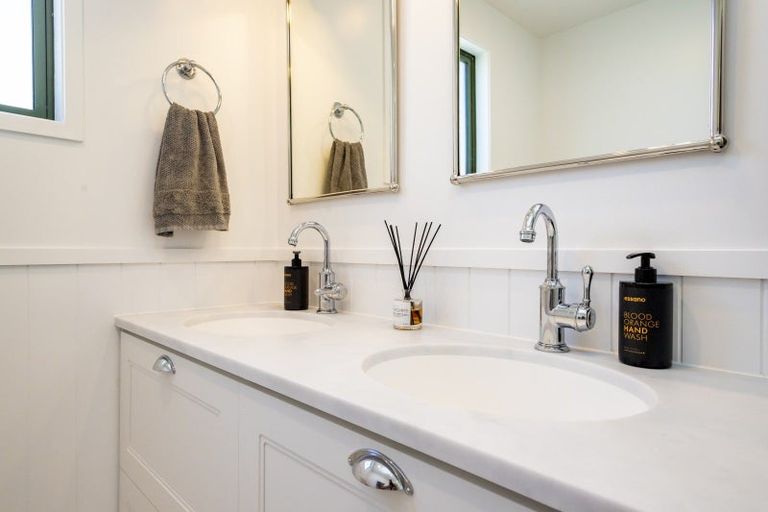 Photo of property in 43 Mcdonnell Road, Arrowtown, 9302