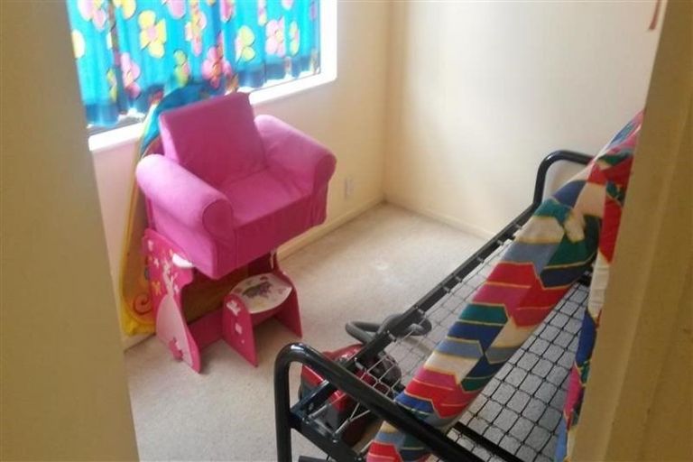 Photo of property in 2/388a West Coast Road, Glen Eden, Auckland, 0602