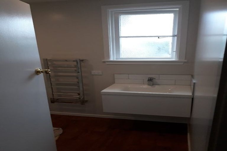 Photo of property in 17 Hillary Crescent, Upper Riccarton, Christchurch, 8041