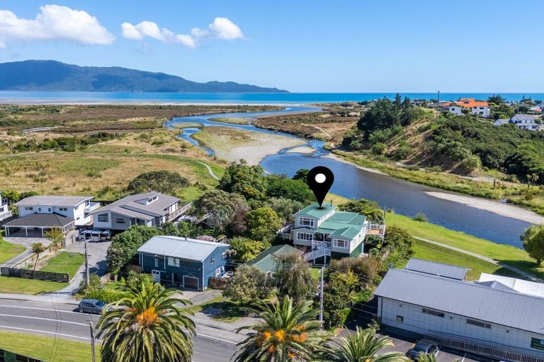 Photo of property in 17 Makora Road, Otaihanga, Paraparaumu, 5036