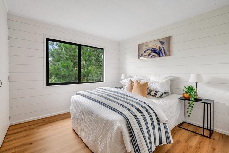 Photo of property in 2/15 Pemberton Avenue, Bayview, Auckland, 0629