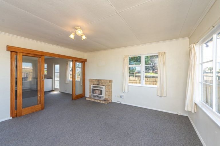 Photo of property in 5 Short Street, Castlecliff, Whanganui, 4501
