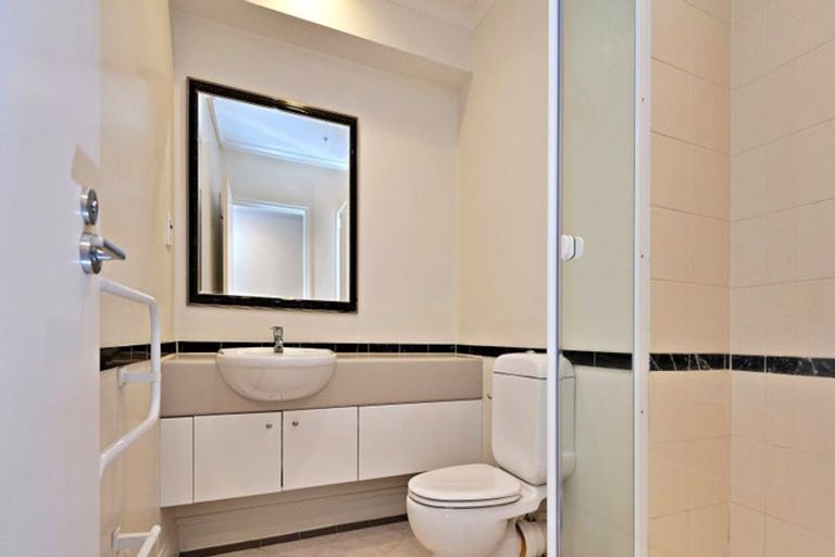 Photo of property in 6 Lancelot Road, Orewa, 0931