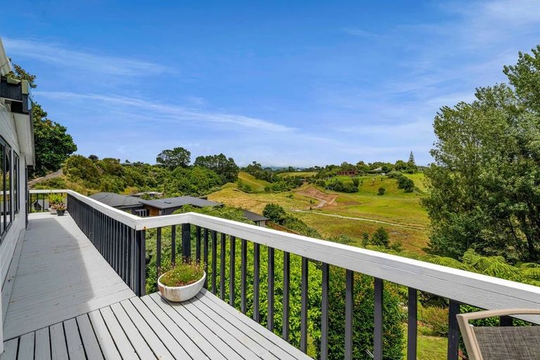 Photo of property in 13 Cargill Place, Frankleigh Park, New Plymouth, 4310