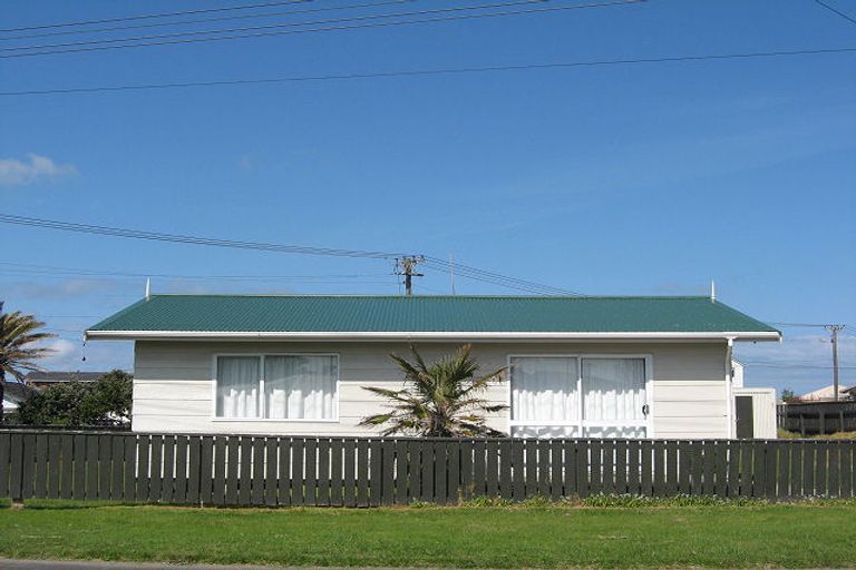 Photo of property in 11a Ashton Terrace, Castlecliff, Whanganui, 4501